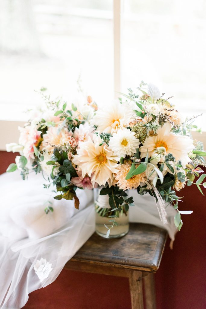Inn at Grace Winery Wedding | Philadelphia | Green and white autumn bridal bouquet with dahlias | Flowers by Love 'n Fresh Flowers | Photo by Hillary Muelleck